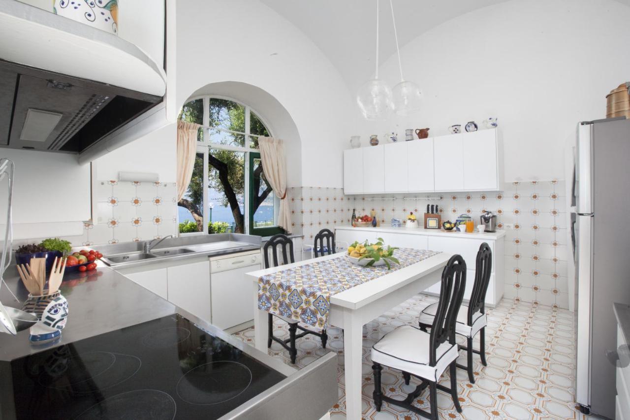 Amore Rentals - Villa Lo Scoglio โปซิตาโน ภายนอก รูปภาพ